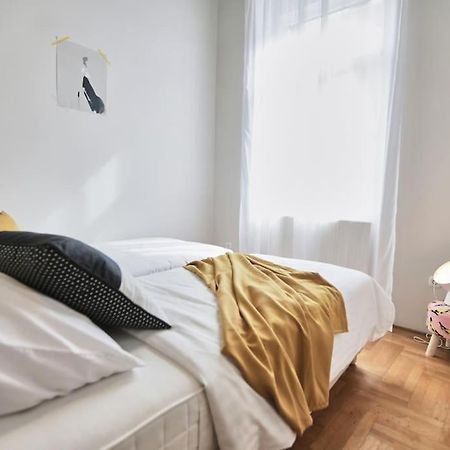 Unwind In Style W Sauna Dsgn 2Br Home บูดาเปสต์ ภายนอก รูปภาพ