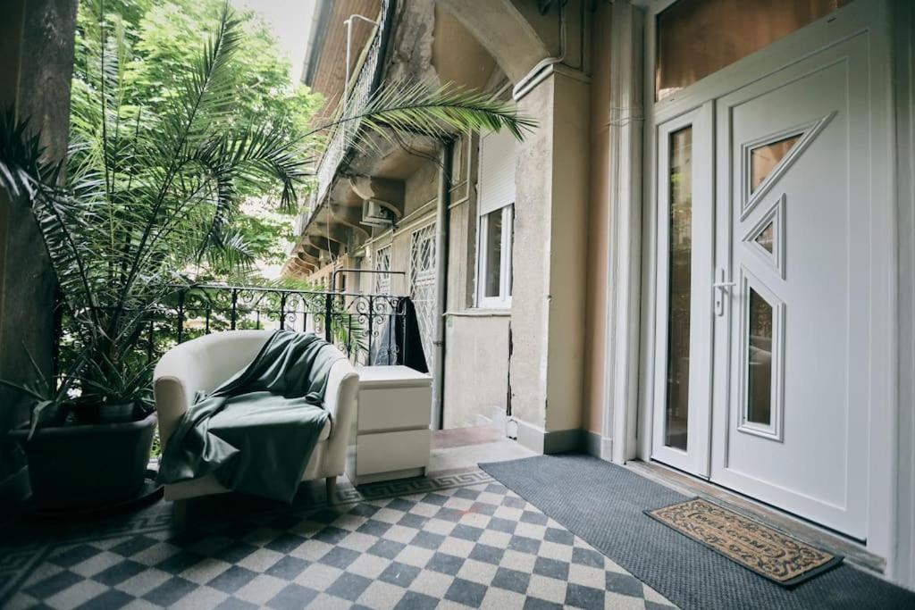 Unwind In Style W Sauna Dsgn 2Br Home บูดาเปสต์ ภายนอก รูปภาพ