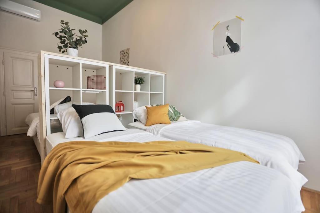 Unwind In Style W Sauna Dsgn 2Br Home บูดาเปสต์ ภายนอก รูปภาพ