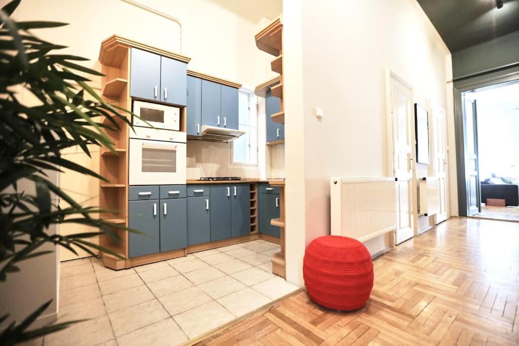 Unwind In Style W Sauna Dsgn 2Br Home บูดาเปสต์ ภายนอก รูปภาพ