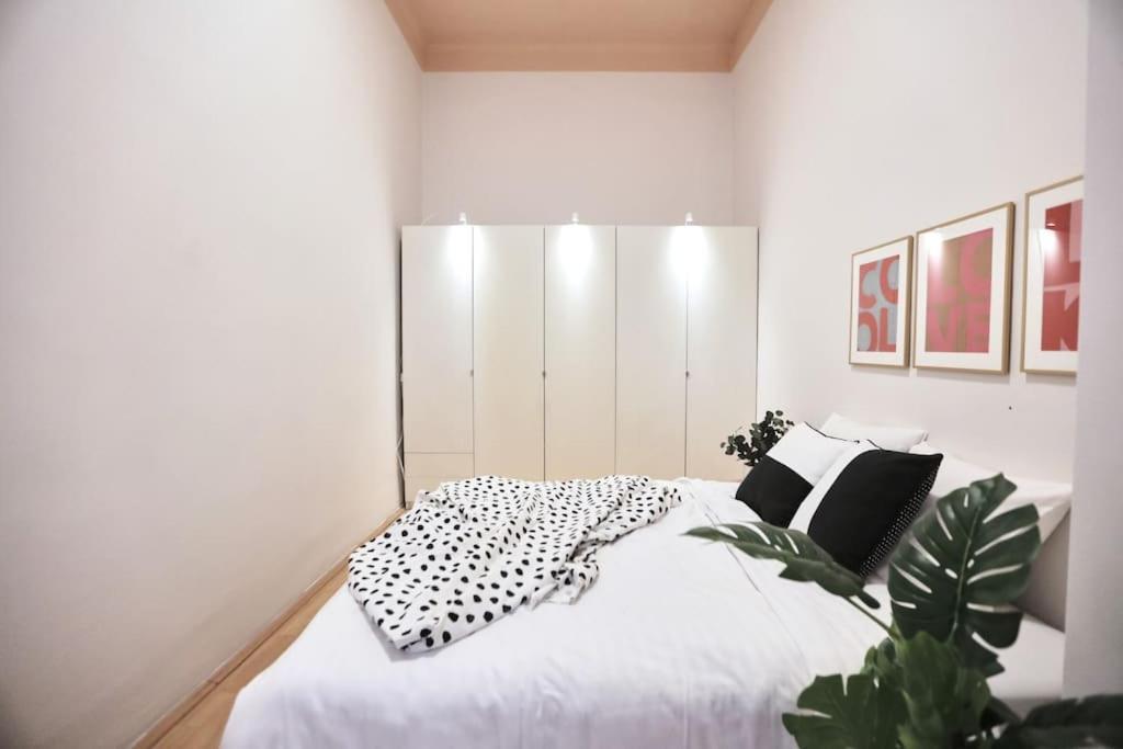 Unwind In Style W Sauna Dsgn 2Br Home บูดาเปสต์ ภายนอก รูปภาพ