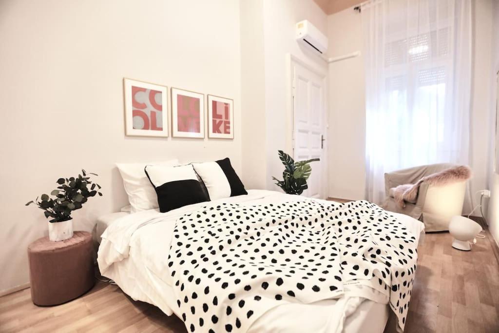 Unwind In Style W Sauna Dsgn 2Br Home บูดาเปสต์ ภายนอก รูปภาพ