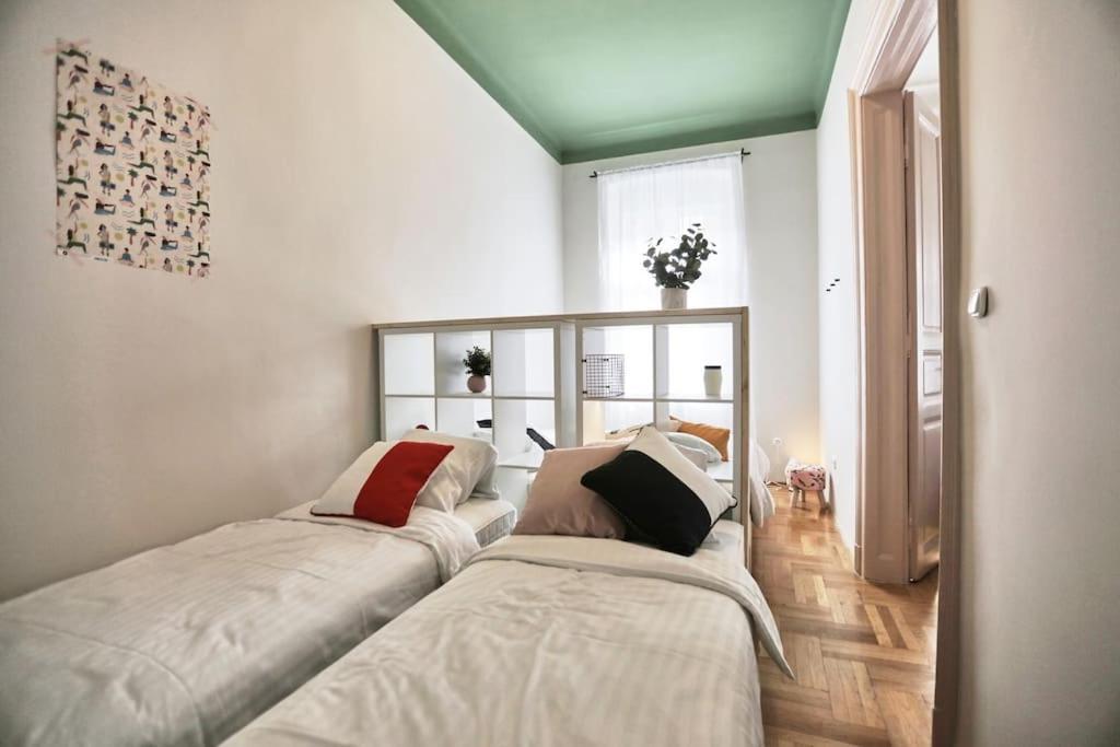 Unwind In Style W Sauna Dsgn 2Br Home บูดาเปสต์ ภายนอก รูปภาพ
