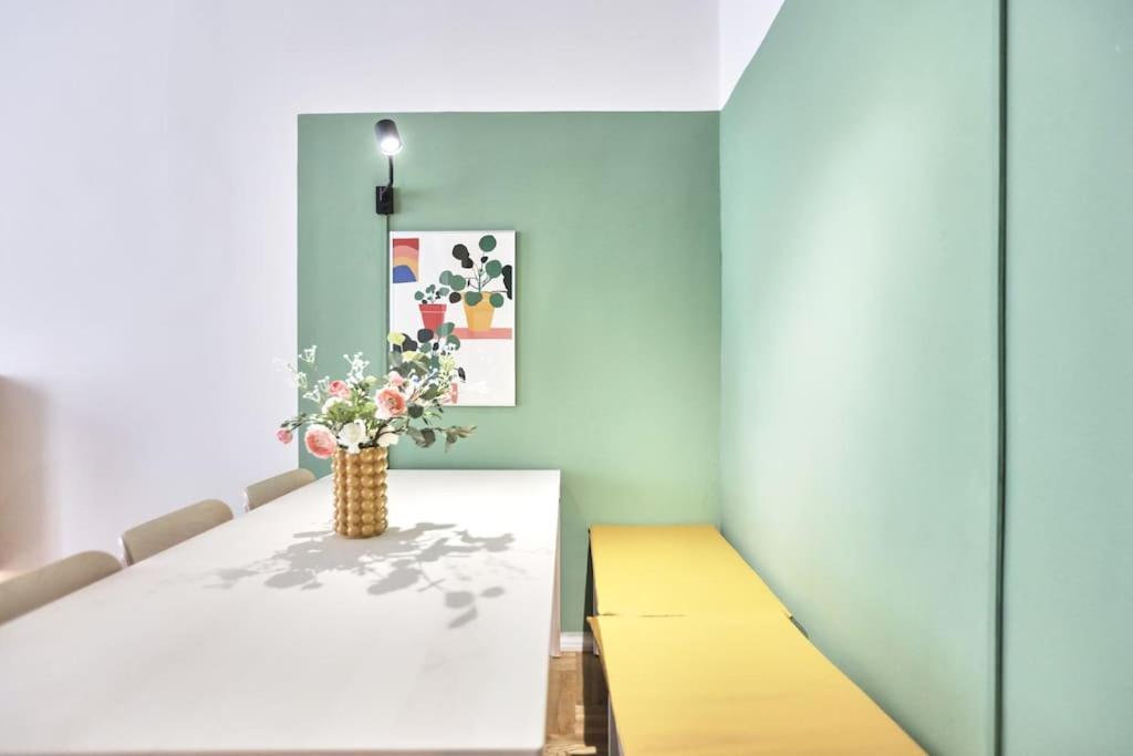 Unwind In Style W Sauna Dsgn 2Br Home บูดาเปสต์ ภายนอก รูปภาพ